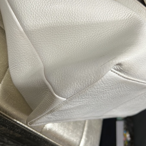 Tahari white leather bag - Picture 10 of 16